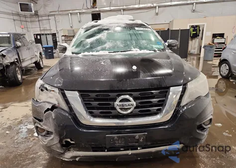 2017 Nissan Pathfinder z USA, uszkodzony, nr VIN 5N1DR2MMXHC669530